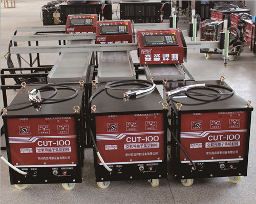 便攜式數(shù)控切割機(jī)現(xiàn)場(chǎng)切割圖