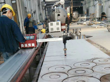 便攜式數(shù)控切割機(jī)現(xiàn)場(chǎng)切割圖